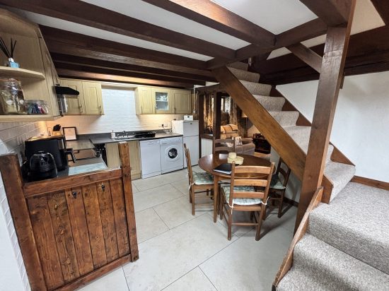 Entrance area and open staircase